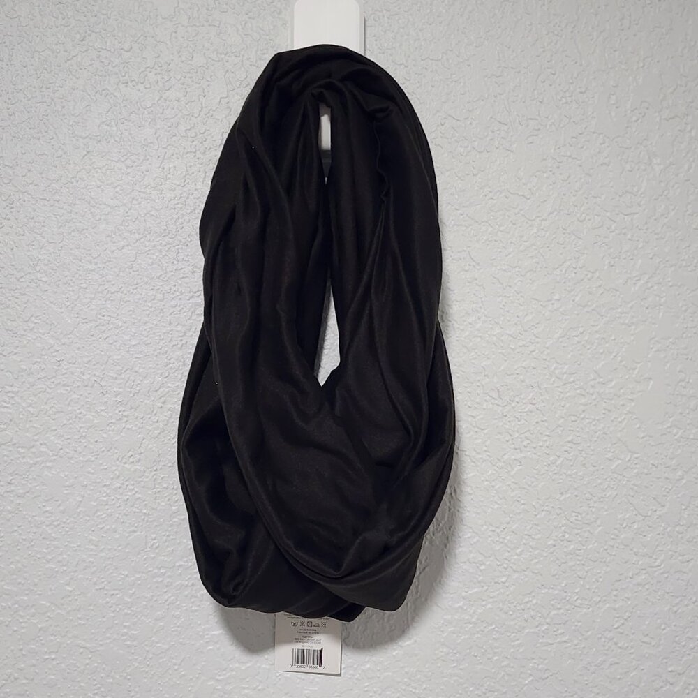 Women's Beyond Yoga Pocket Scarf Black NWT Hidden Pocket Minimalist